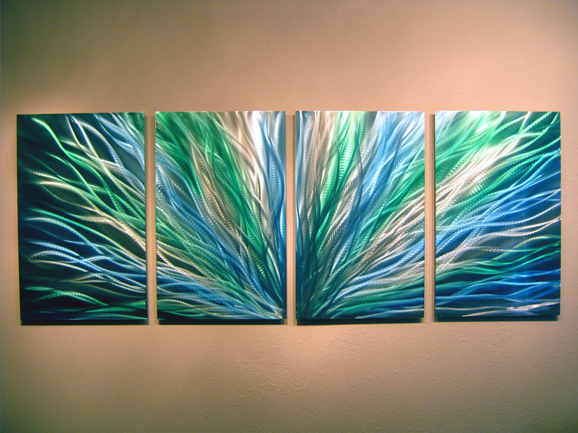 Сине зеленые картины. Абстрактные картины в бирюзовом цвете. Панно волны на стену. Абстракция зеленый синий интерьерная картина. Абстрактная картина на стекле.